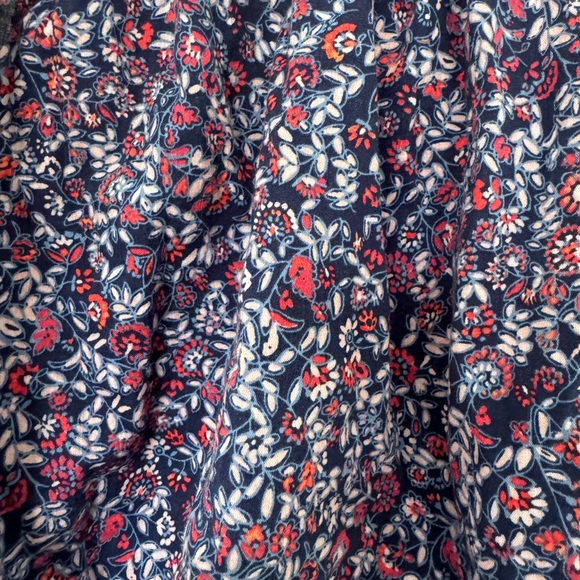 ⭐️3 for $15⭐️ Gap Floral Tank Top - Picture 2 of 4